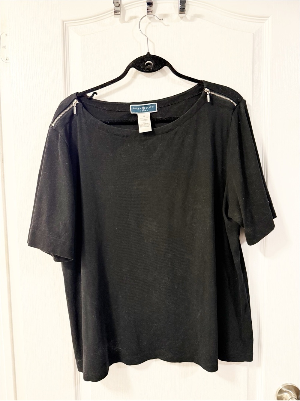 Karen Scott womens Top Black Size 2X Shoulder Zips whimsigoth business casual